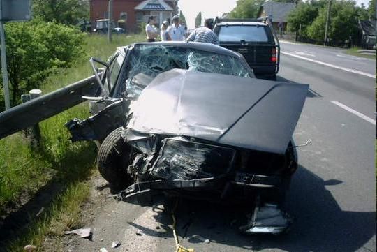 Is It Worth Getting A Car Accident Lawyer? 1 Car Accident Lawyers